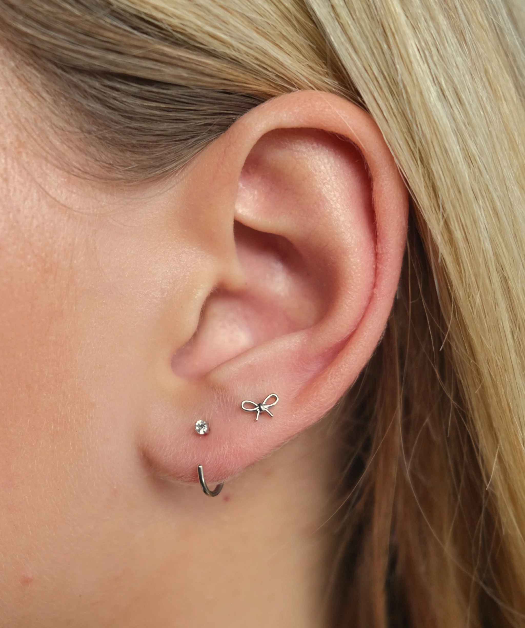 Bow Flat Back Stud - Image 4