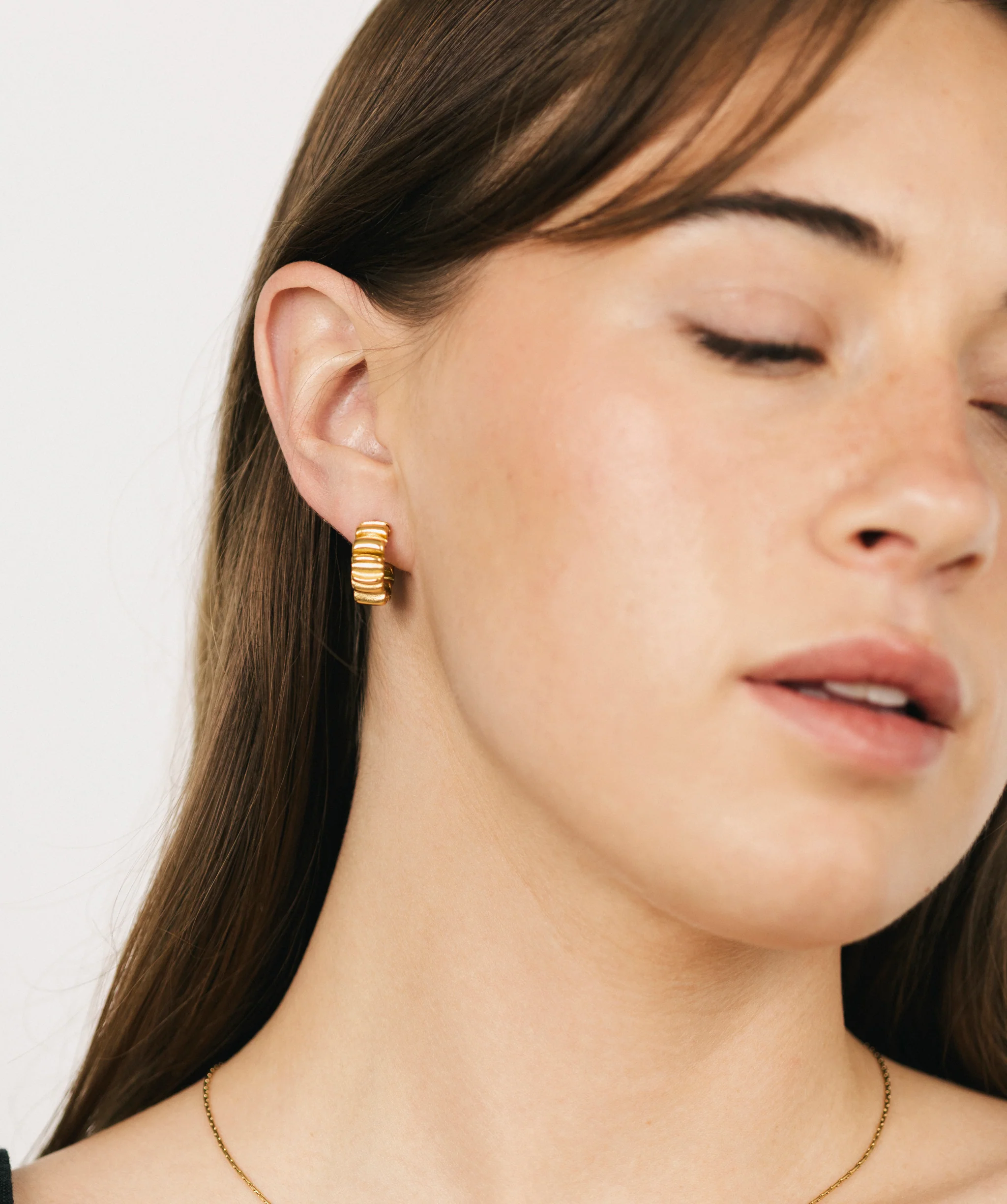 Crinkle Hoop Earrings - Image 3