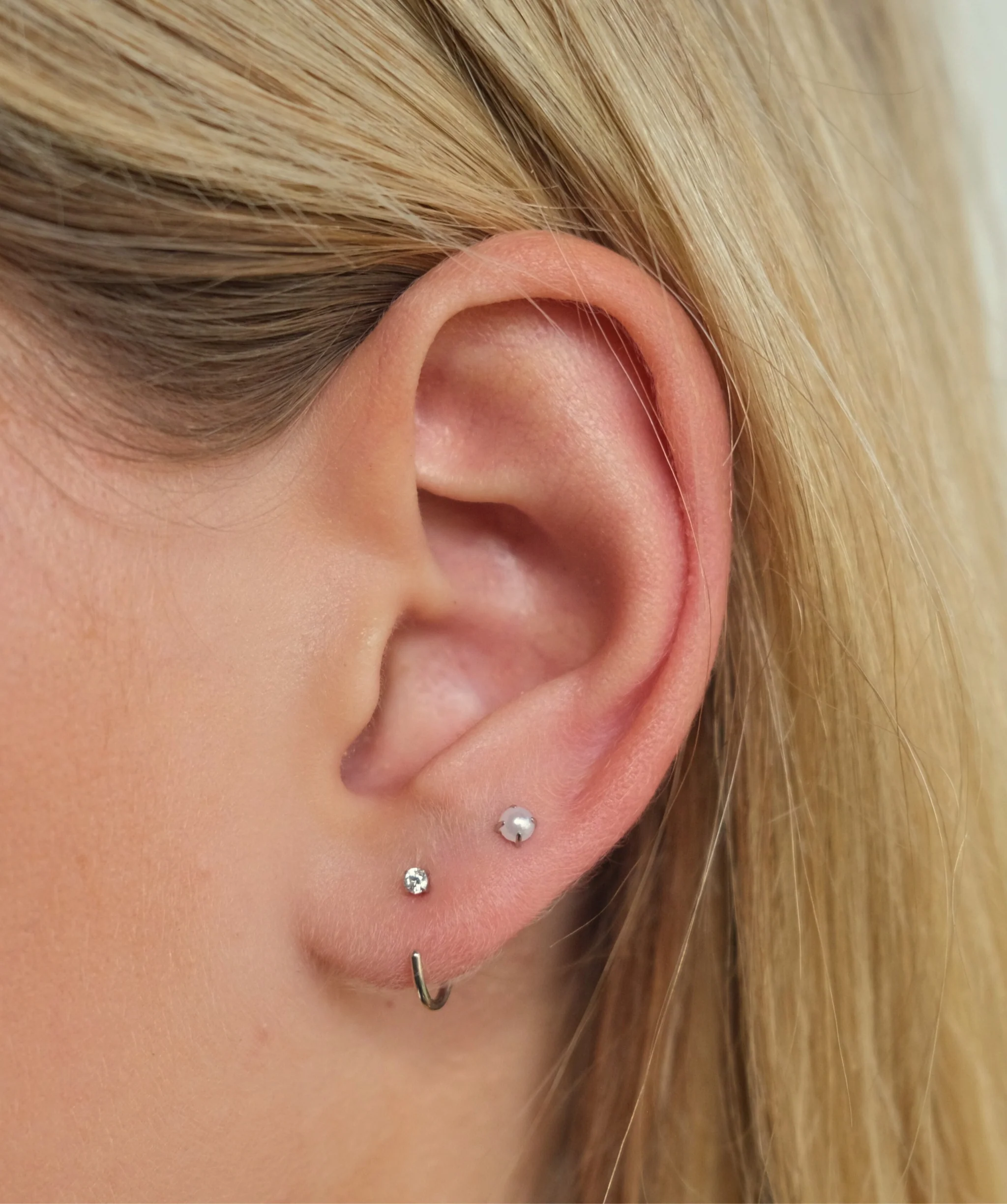 Pearl Flat Back Stud - Image 4